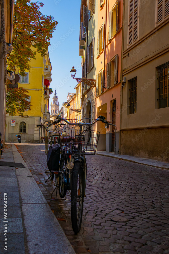 Street photography nella città di Parma, Emilia Romagna