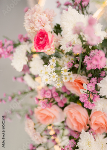 pink and white roses © Kuldi