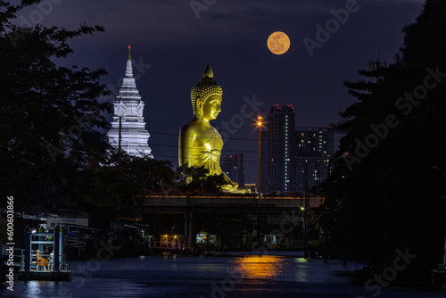 Wat Paknam Pasrichareon Bangkok Thailand