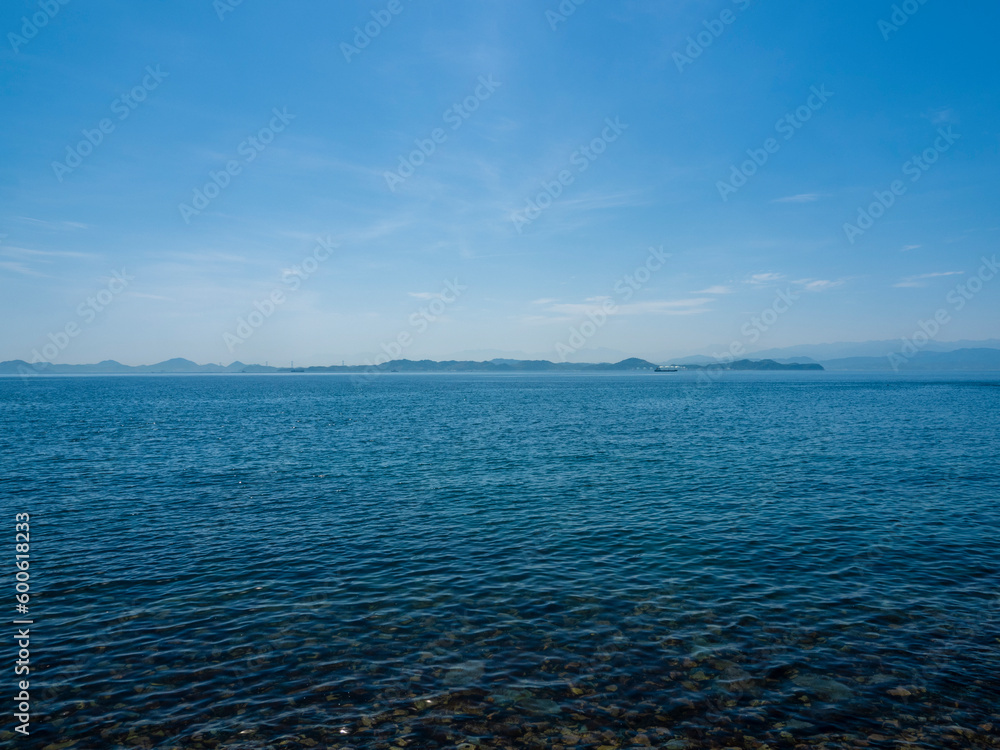 Fototapeta premium 瀬戸内海の島々が遠くに見える