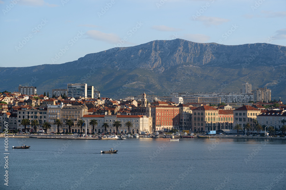 Ville de Split en Croatie, vue de la mer