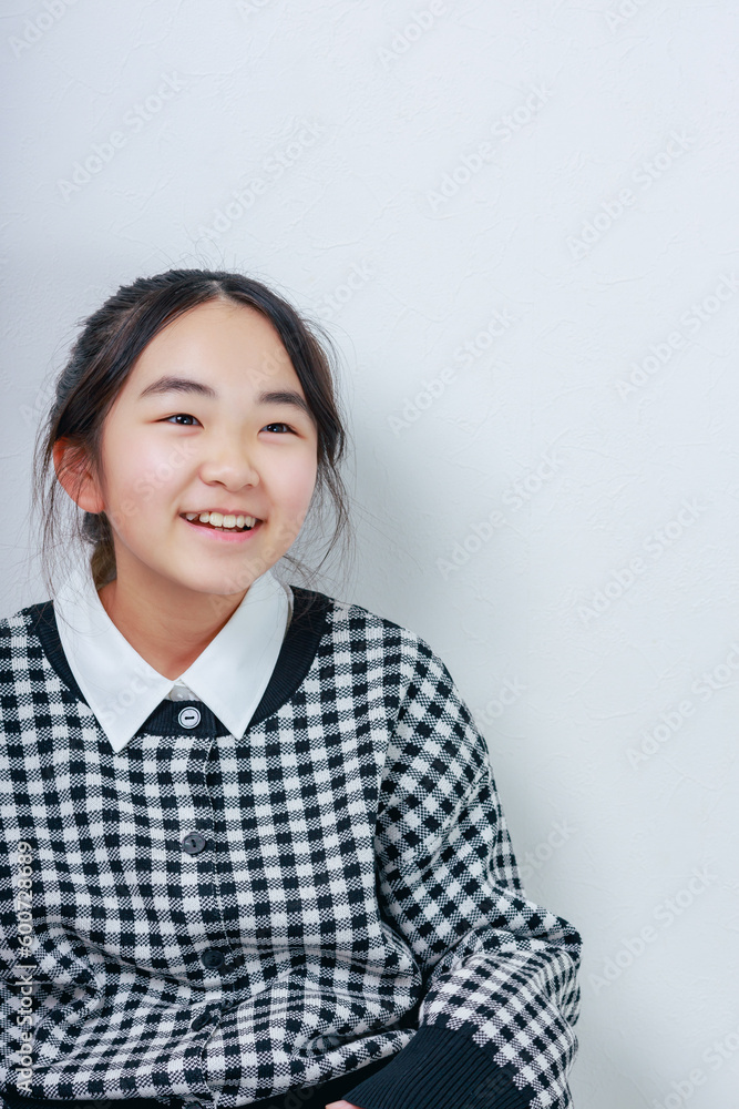 笑顔が似合う女の子|縦こ 笑顔が似合う女の子|縦こ