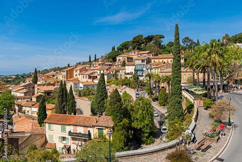 Tablou canvas Panoramic view of the hilltop town of Bormes les Mimosas in the south of France