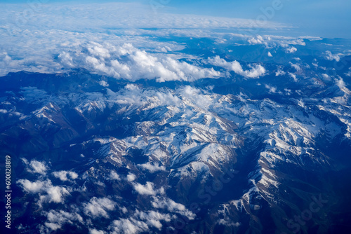 blick auf die alpen verschneite berge südalpen frankreich-italien grenzgebiet