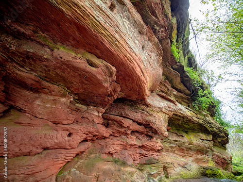 Gesteinsschichten im Sandstein