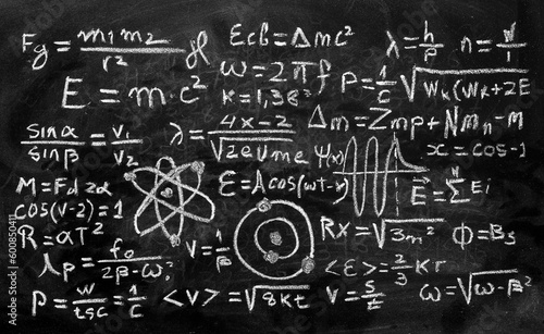 Obraz na płótnie Operaciones y formulas de física cuántica escritas a mano con una tiza en la piz