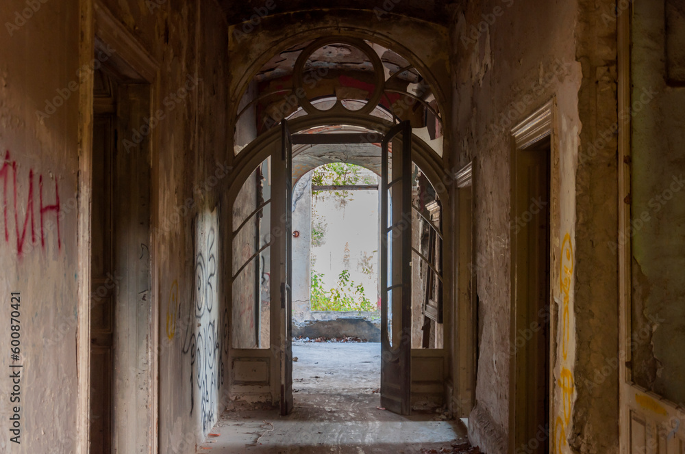 Exploring the Abandoned Beocin Manor A Hauntingly Beautiful Look into Serbia's Rich History