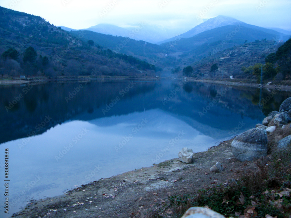 Naklejka premium arenas de san pedro detalles del embalse pantano 2008