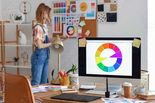 Creative graphic designer w...