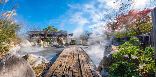 Foto Beppu, Japan - Nov 25 2022: Oniishibozu Jigoku hot spring in Beppu, Oita