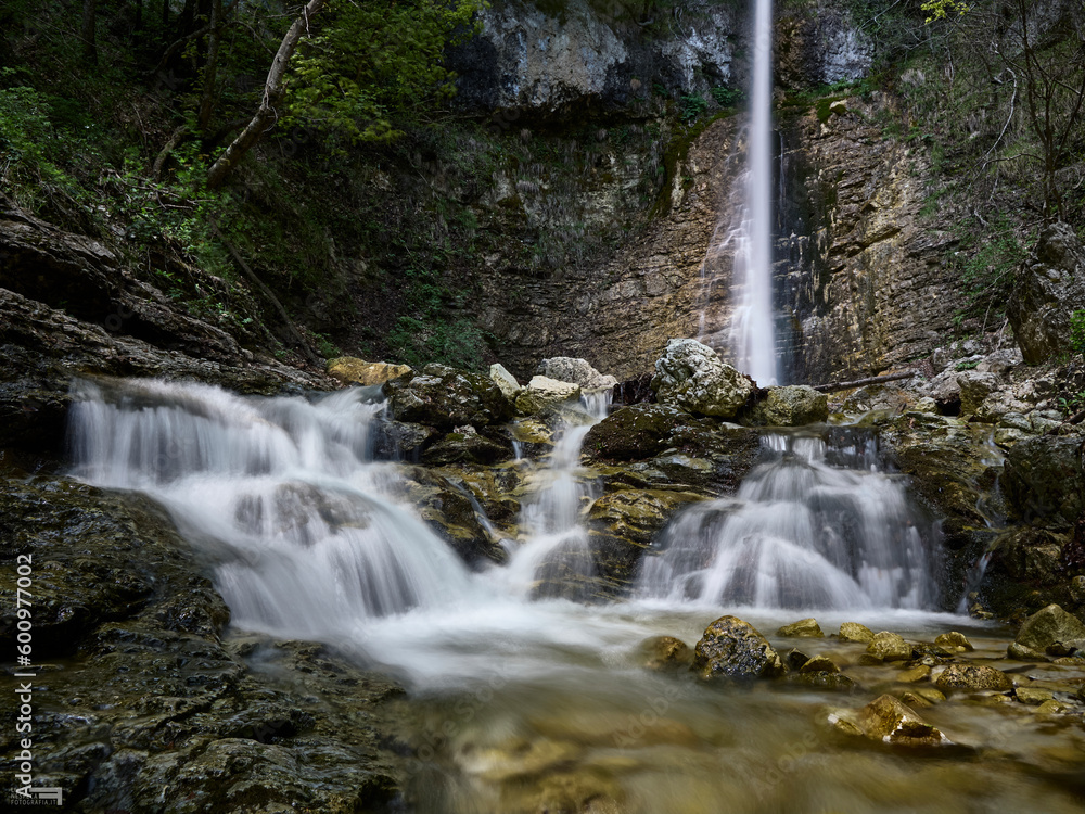 Obraz premium Primavera alla Cascata di San Giovanni - Parco Nazionale della Maiella