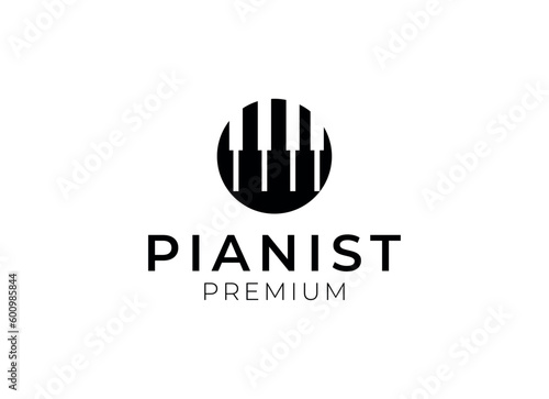 Piano logo design. Simple piano logo