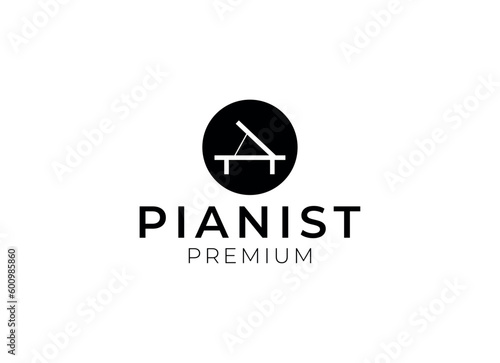 Piano logo design. Simple piano logo