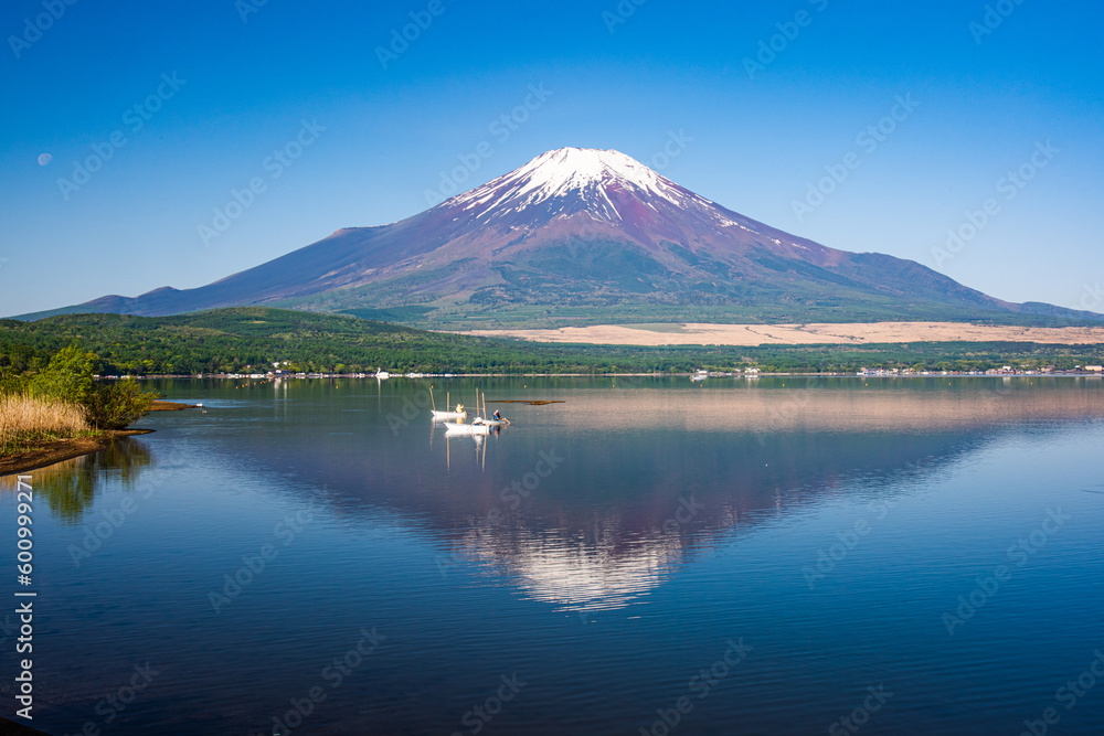 山中湖から逆さ富士