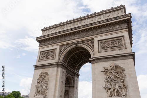 sight of  Arc de Triomphe in Paris © romantiche