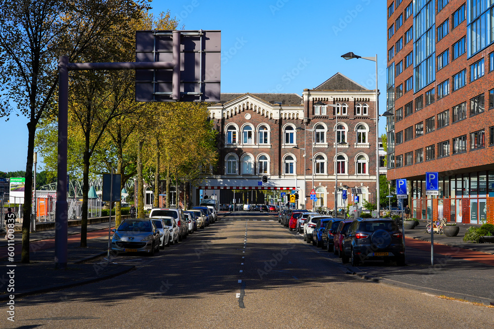 Rotterdam's Poortgebouw (