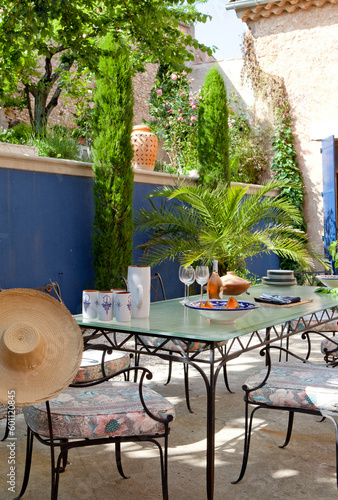 detail garden terrace south of France
