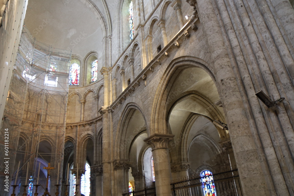 L'église Saint Nicolas, église de style roman, département du Loir et Cher, France