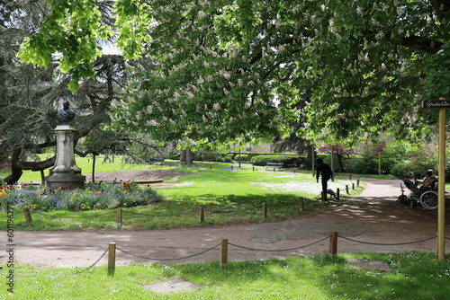 Le jardin Augustin Thierry, parc public, ville de Blois, département du Loir et Cher, France photo