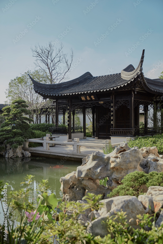 Fototapeta premium chinese pavilion in the park