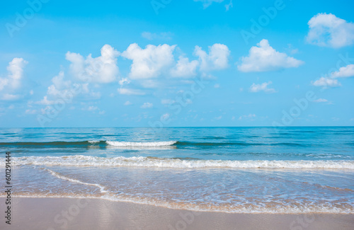 sea ​​water and sky on a sunny day