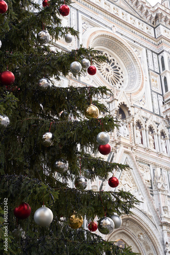 Obraz na płótnie Christmas tree in front of Cathedral of Santa Maria del Fiore in Florence, Italy w salonie