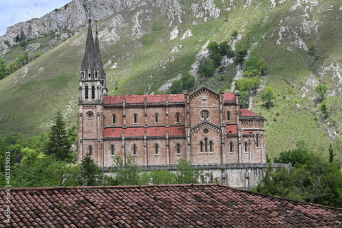 vista de la Basílica de Covadonga en Asturias, España