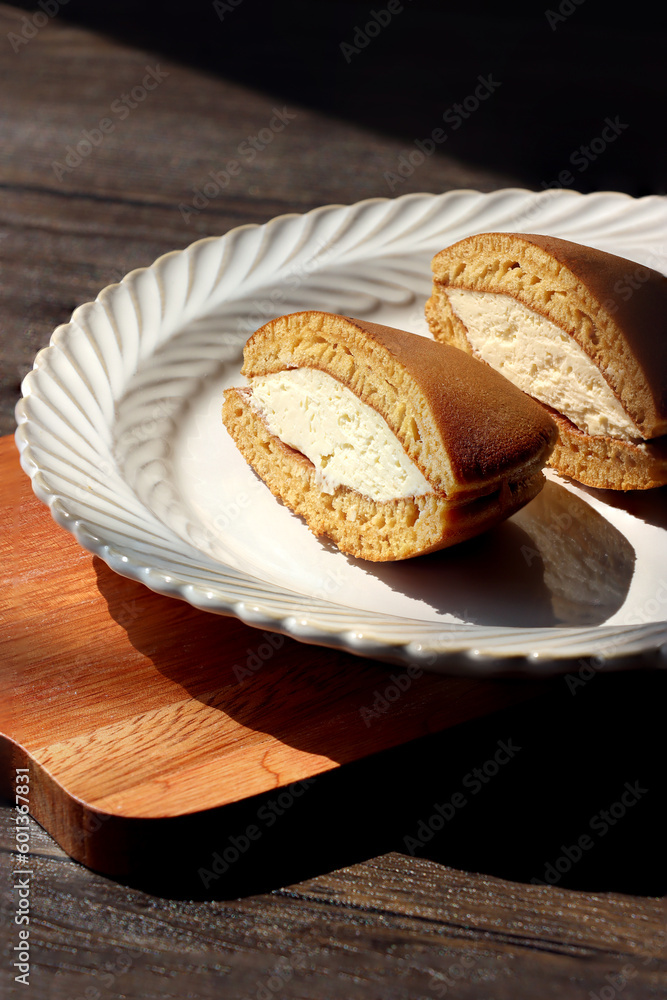 Dorayaki with cheese filling Dorayaki with cheese filling