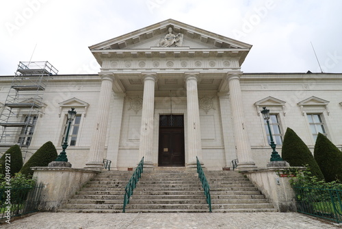 Le palais de justice, vue de l'extérieur, ville de Blois, département du Loir et Cher, France photo