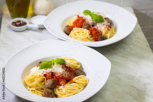spaghetti with meat balls and tomato sauce