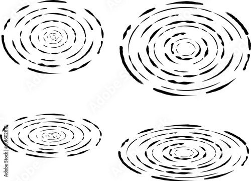 筆で描いた円　波紋・水面