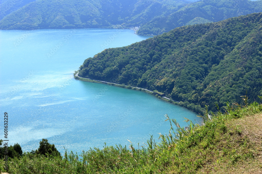 賤ケ岳から見る綺麗な奥琵琶湖の風景