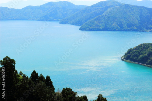 賤ケ岳から見る綺麗な奥琵琶湖の風景