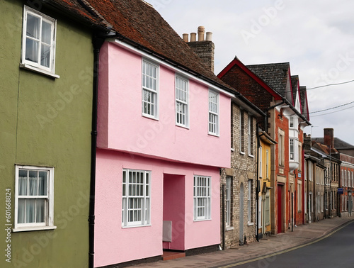 Fototapete Colourful terraced houses in the county of Suffolk, England.
