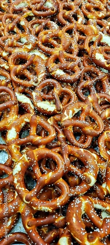 Laugenbrezen auf einem Haufen 