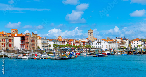 Canvastavla Beautiful French village of Saint Jean de Luz- Basque country- Tour tourism in F