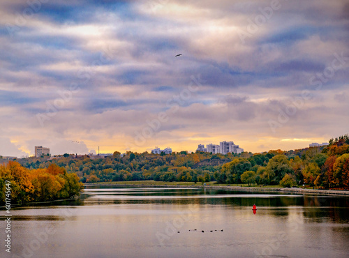 Beautiful views of the autumn park, setting the viewer up for peace and quiet