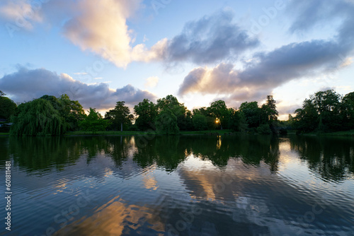 Daumesnil lake n the Vincennes wood. photo