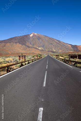 Strada sul vulcano Teide a Tenerife
