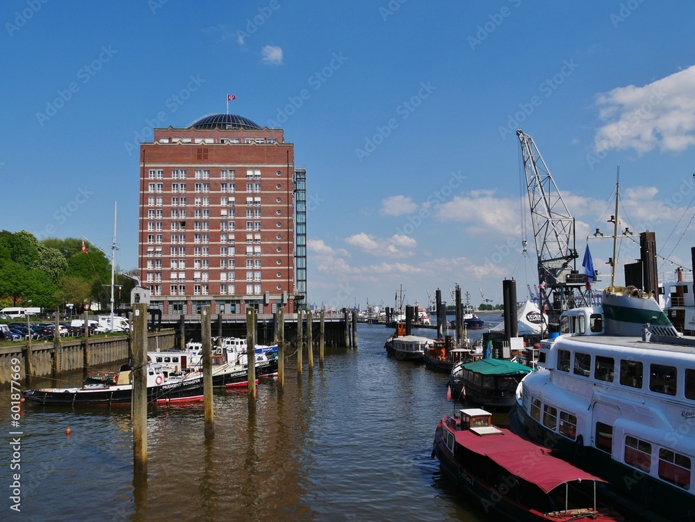 Fototapeta premium Museumshafen Övelgönne in Hamburg