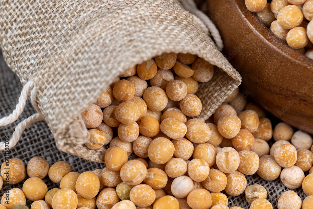 Round yellow peas for cooking porridge