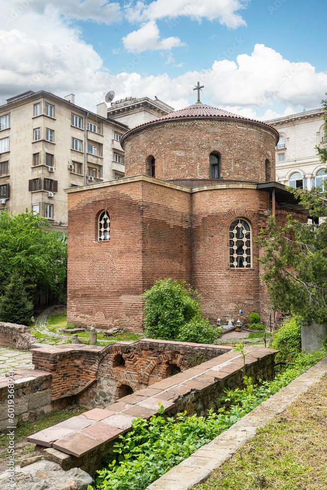 Fototapeta premium St. George and the Historical and archaeological reserve Serdika - Sredets in Sofia, Bulgaria