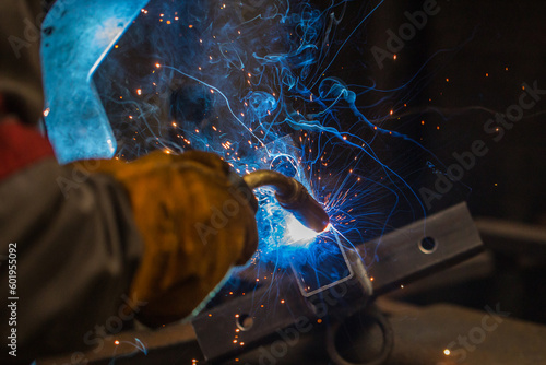 Cięcie metalu, obróbka metalu, spawanie plazmowe