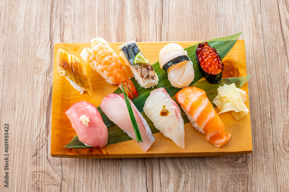 皿に盛った握り寿司