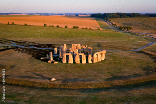 Obraz na płótnie Stonehenge at sunrise from above w salonie