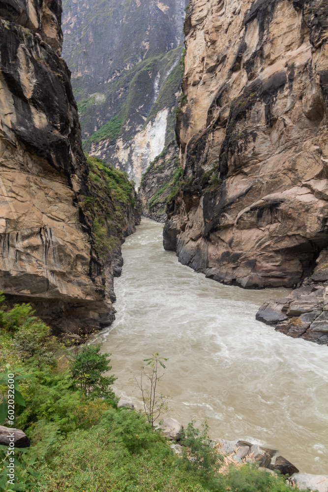 Jinsha river in Tiger Leaping Gorge, Yunnan province, China