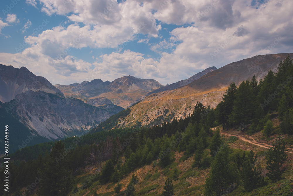 Naklejka premium A picturesque landscape of Alps in the Queyras valley (Hautes-Alpes, France)