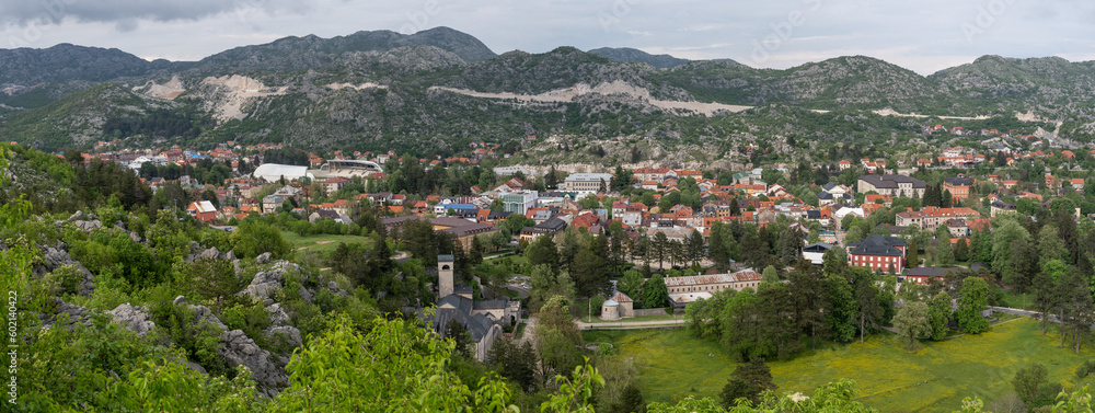 Panorama de la ville de Cetinje au Monténégro