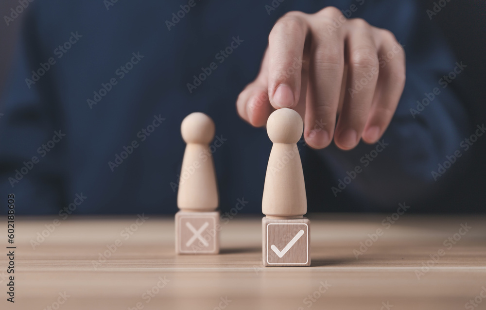 Block people show the right check marks and are wrong. select the check mark
Block people show the right check marks and are wrong. select the check mark