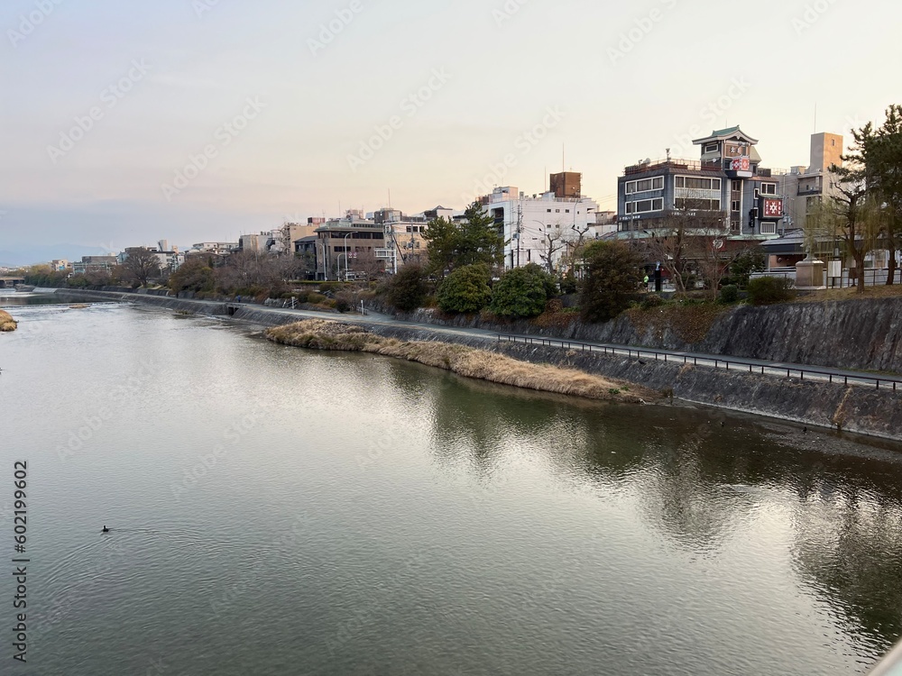 朝の京都の鴨川
